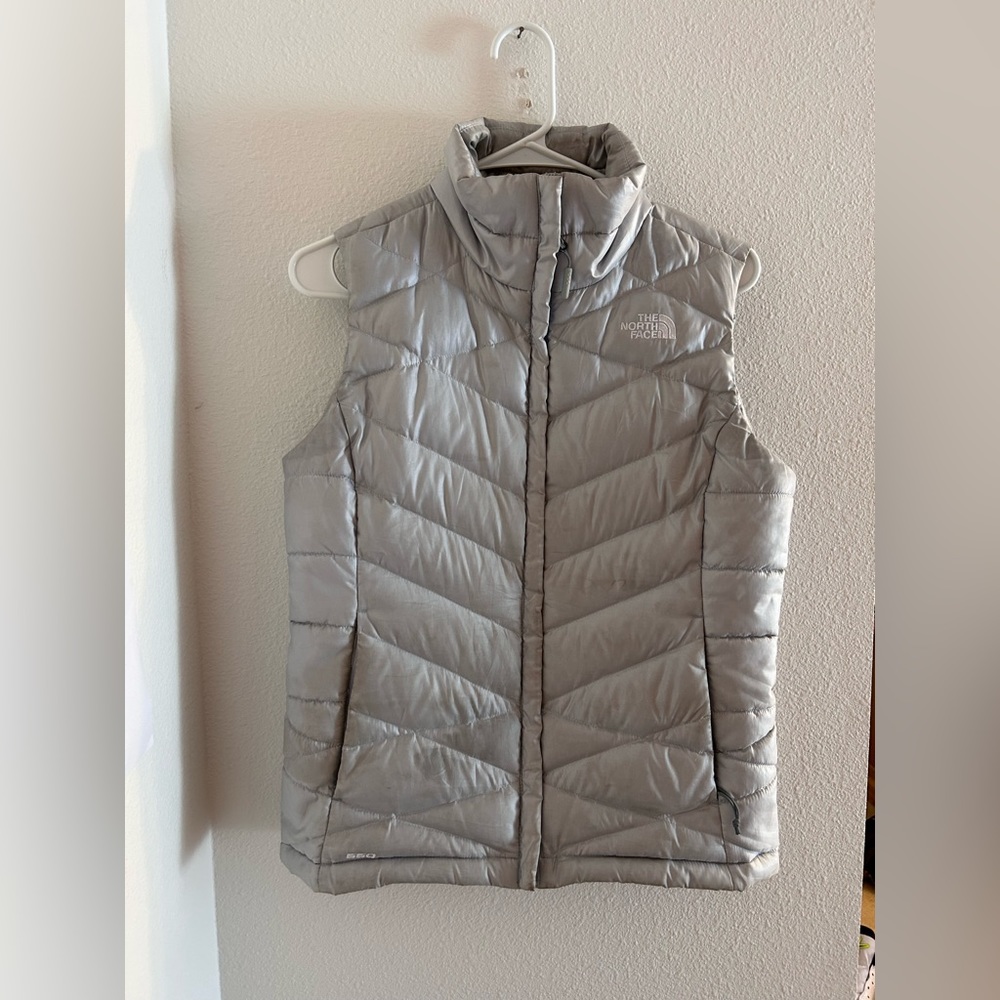 Silver North Face Puffer Best Size Small